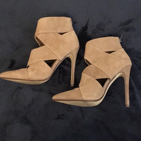 Steve Madden Shoes - Steve Madden Winkk Suede Tan Heels Sz 7.5